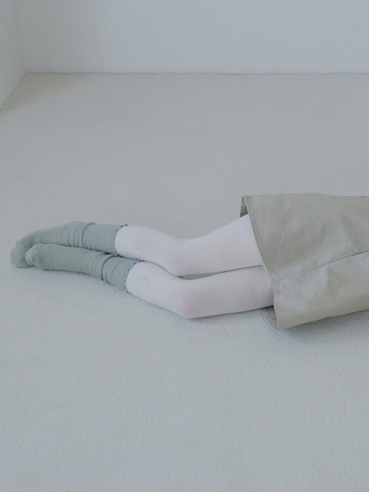 【キッズ】80デニールフラワー柄タイツ / 95-115cm