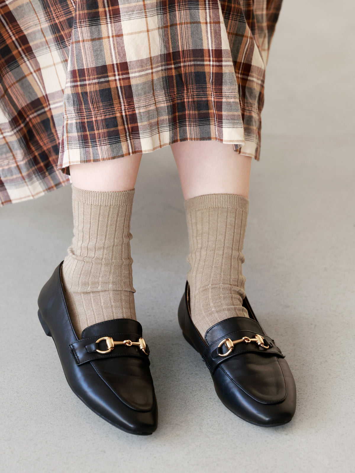 【WEB限定20色】軽やかにフィットするリブソックス - ベージュ
