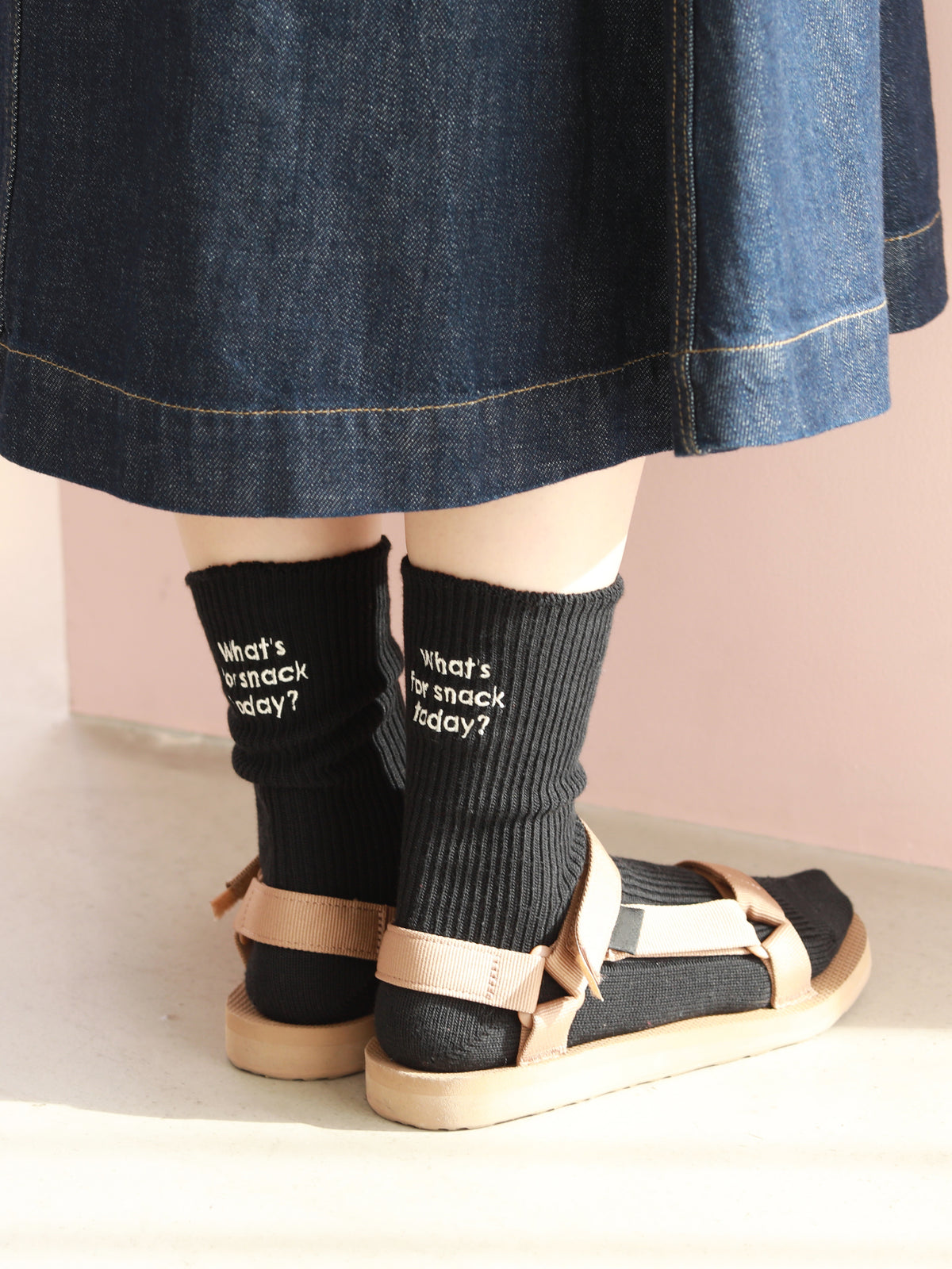 メッセージ刺繍ソックス - クロ(What's)