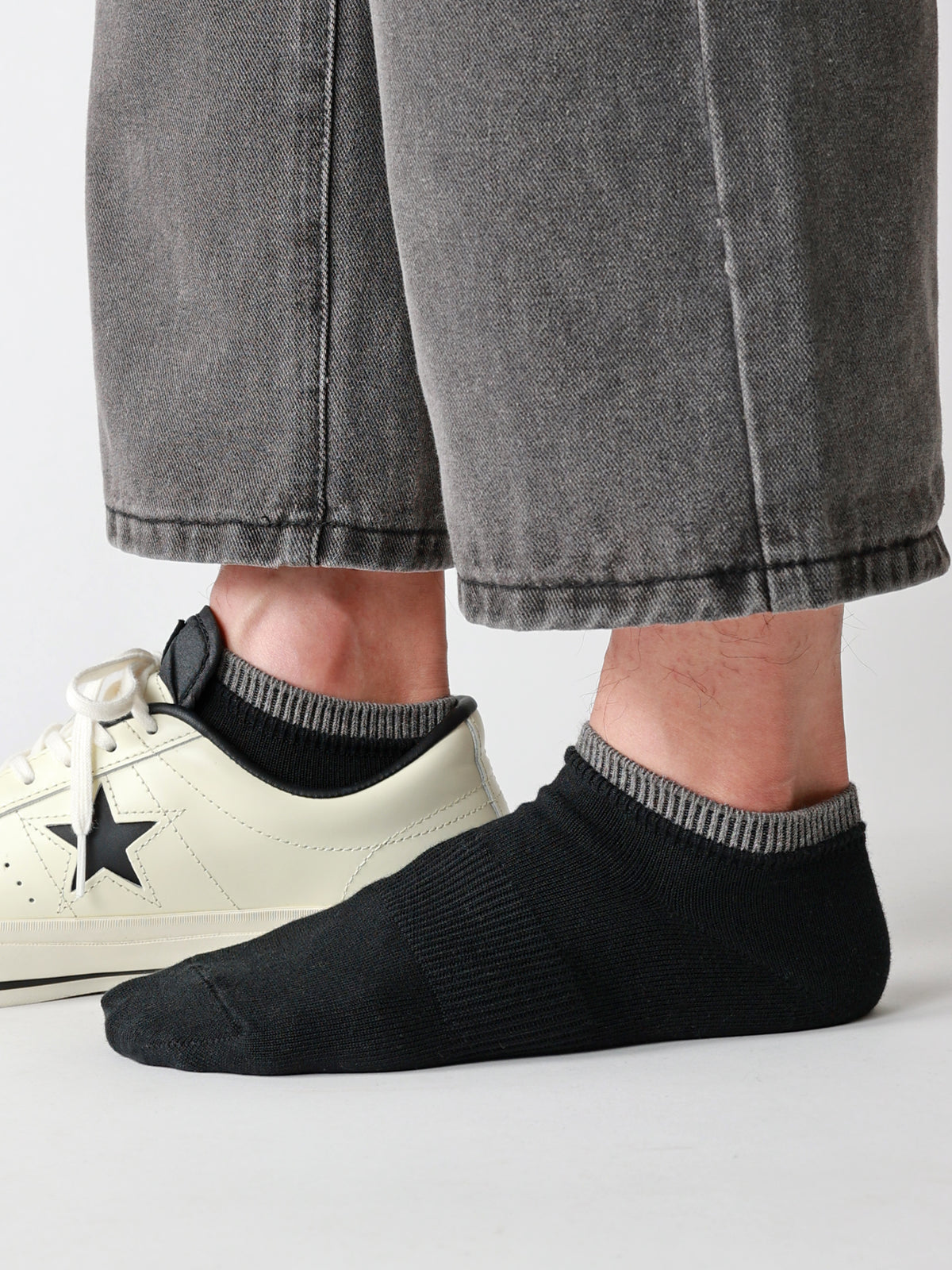 【Tabio MEN】定番/サポート入り2枚重ねスニーカー丈ソックス(25.0～27.0cm) - クロ+グレー