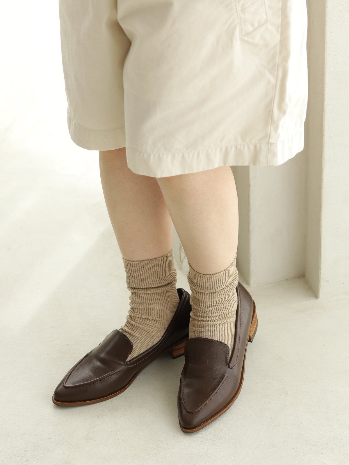 【WEB限定】細見えすっきりリブソックス - ベージュ