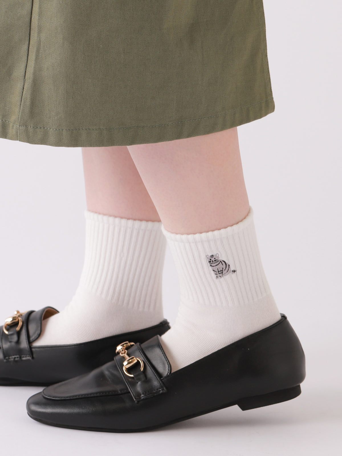 ねこ刺繍アメリブショートソックス - オフホワイト+アメショ