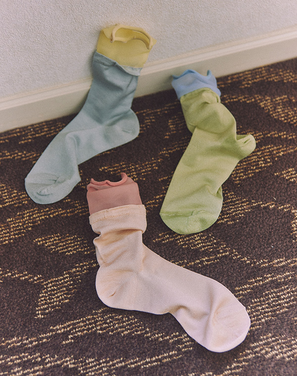 Top Sheer Layered Sparkly Socks シアーレイヤード風ラメソックス