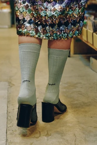 ミディ | エアリーコットンロゴ刺繍ソックス